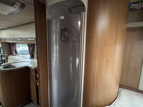 Auto-Trail Comanche Frontier|4 Berth|2 Belts|AUTO|Rear Single Beds|Hab 21