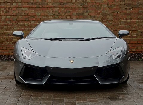 Lamborghini Aventador LP 700-4 9