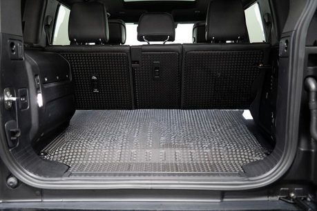 Land Rover Defender 2.0 P400e 15.4kWh X-Dynamic HSE SUV 5dr Petrol Plug-in Hybrid Auto 4WD Euro 45