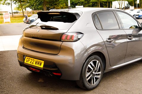 Peugeot 208 PURETECH ALLURE PREMIUM S/S 8