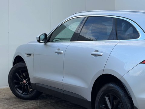 Jaguar F-Pace 2.0 F-PACE Prestige AWD D Auto 4WD 5dr 51