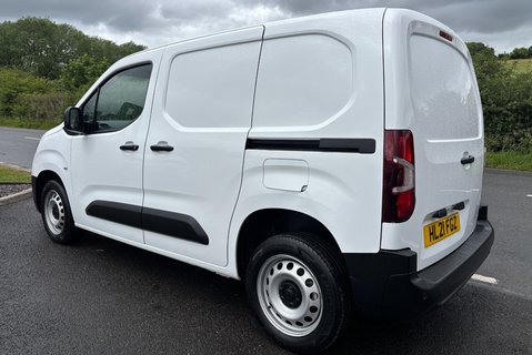Vauxhall Combo L1H1 2300 100 ps Dynamic Panel Van - No VAT 6