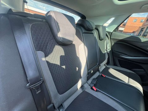 Vauxhall Grandland X 1.2 Grandland X Sport Nav T S/S 5dr *NATIONAL DELIVERY* 43