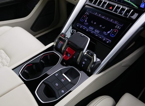 Lamborghini Urus V8 17