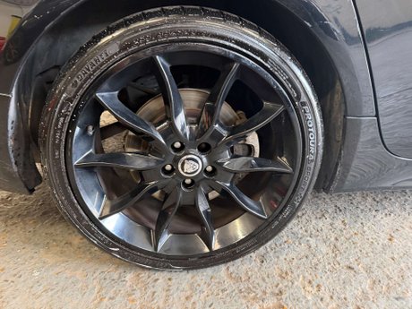 Jaguar XF 3.0d S V6 Premium Luxury Saloon 4dr Diesel Auto Euro 5 (s/s) (275 ps) 23