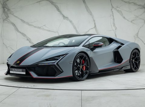 Lamborghini Revuelto 1