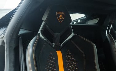 Lamborghini Huracan LP 640-4 PERFORMANTE 12