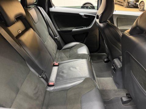 Volvo XC60 2.0 D4 R-Design Nav Auto Euro 6 (s/s) 5dr 39