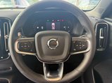Volvo XC40 2.0 B4 MHEV Plus Dark DCT Auto Euro 6 (s/s) 5dr 33