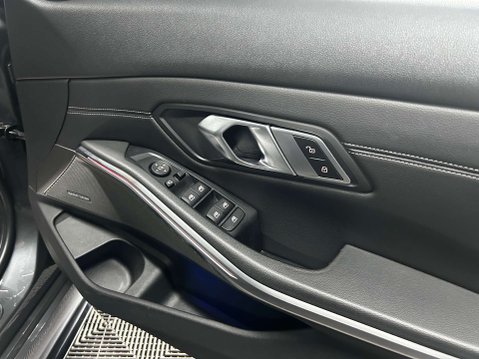 BMW 3 Series 2.0 320d M Sport Saloon 4dr Diesel Auto xDrive Euro 6 (s/s) (190 ps) M-SPOR 40