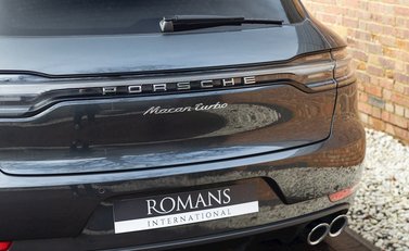 Porsche Macan Turbo 25