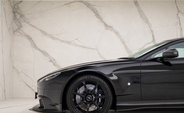 Aston Martin Vantage GT8 31