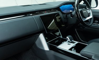 Land Rover Range Rover D350 AUTOBIOGRAPHY LWB 22