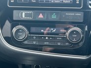 Mitsubishi Outlander DI-D 4 25