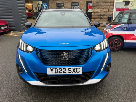 Peugeot 2008 GT PREMIUM 4