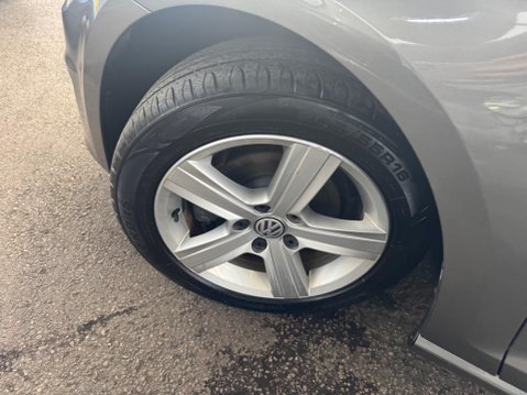 Volkswagen Golf 1.6 TDI BlueMotion Tech Match DSG Euro 5 (s/s) 5dr 16