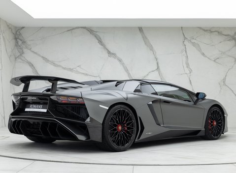 Lamborghini Aventador SV LP 750-4 Roadster 9