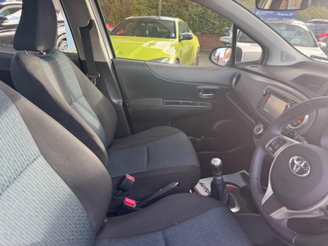 Toyota Yaris 1.33 Dual VVT-i TR Euro 5 5dr 17