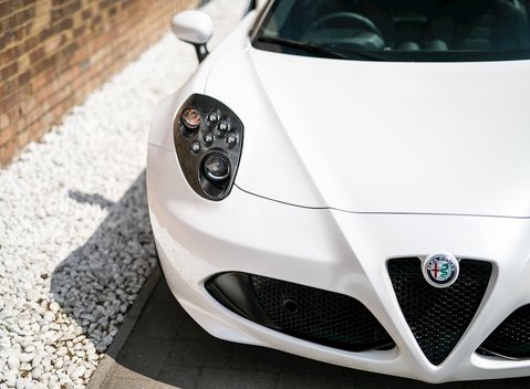 Alfa Romeo 4C 23