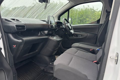 Toyota Proace City L1 Design 100 ps EAT8 Automatic Panel Van 17