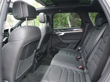 Volkswagen Touareg 3.0 TSI V6 Black Edition Tiptronic 4Motion Euro 6 (s/s) 5dr 
