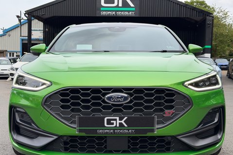 Ford Focus ST -PAN ROOF -PARKING/PERFORMANCE/ASSIST PACKS -HUD -B&O - MEAN GREEN 12