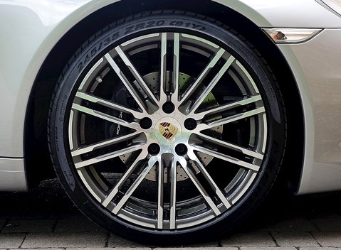 Porsche 911 (991) Carrera 15