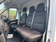 Peugeot Boxer 333 L1 H1 120 ps BlueHdi Professional - Sat Nav & Air Con 3
