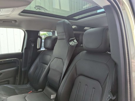 Land Rover Defender 2.0 Defender SE Auto 4WD 5dr 14