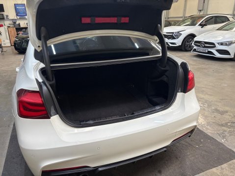 BMW 3 Series 2.0 320i M Sport Shadow Edition Auto Euro 6 (s/s) 4dr 56