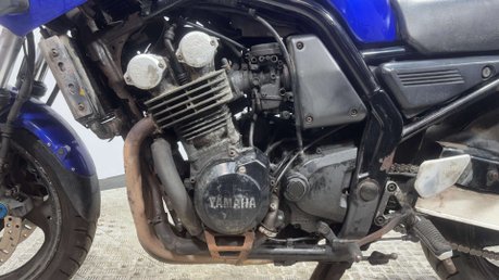 Yamaha FZS 2003 HIGH MILES RUNNING PROJECT BIKE SPARES OR REPAIR 600CC 10