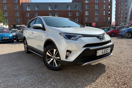 Toyota Rav 4 D-4D BUSINESS EDITION LOOK! 37000 MILES! 1 OWNER! SAT NAVIGATION