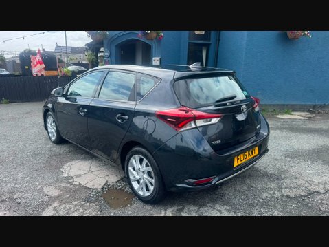 Toyota Auris D-4D BUSINESS EDITION 4