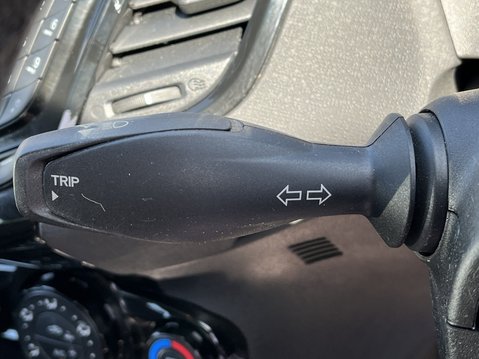 Ford Fiesta 1.0 EcoBoost Zetec 3dr 27