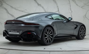 Aston Martin V8 Vantage 6