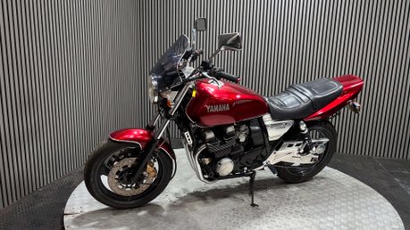 Yamaha XJR 1999 RUNNING PROJECT BIKE 28K RARE 400CC A2 CLASSIC 17