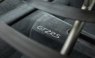 Porsche 911 GT2 RS Weissach (991) 20
