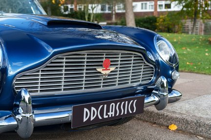 Aston Martin DB5 Convertible 10