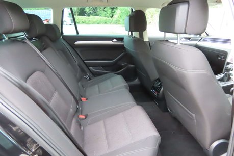 Volkswagen Passat 2.0 TDI SE Business Estate 5dr Diesel Manual Euro 6 (s/s) (150 ps) 9