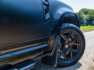 Land Rover Defender D300 HSE HardTop 6