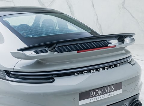 Porsche 911 Turbo S 35