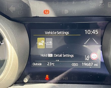 Toyota Yaris 1.5 Yaris Design HEV CVT 5dr 29