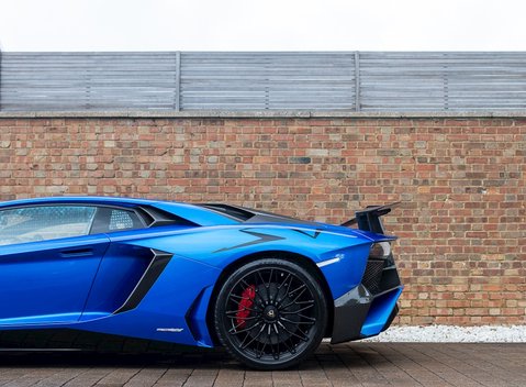 Lamborghini Aventador SV LP 750-4 Coupe 34