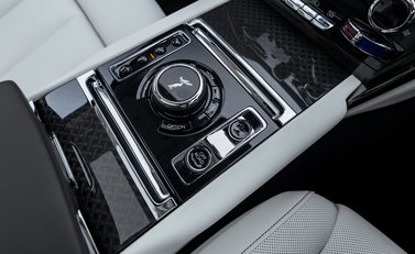 Rolls-Royce Cullinan Series II BLACK BADGE 29
