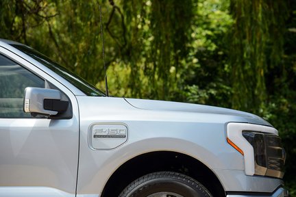 Ford Lightning Lariat Electric 22