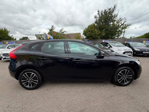 Volvo V40 2.0 T2 Momentum Edition Euro 6 (s/s) 5dr 4
