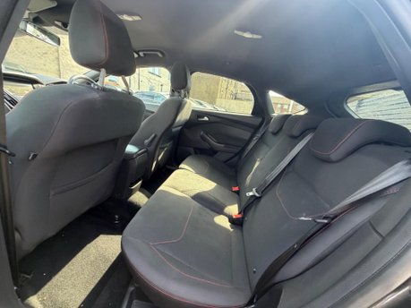 Ford Focus ST-LINE X 11
