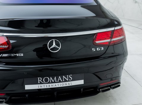 Mercedes-Benz AMG S63 Coupe Premium 28
