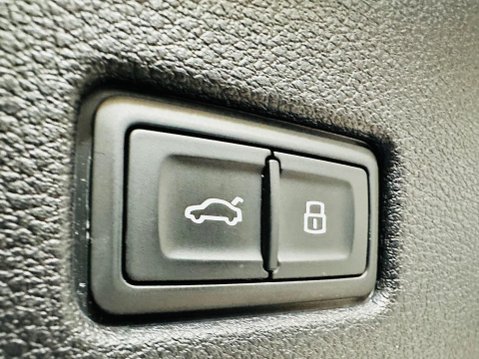 Audi SQ8 4.0 TDI V8 Vorsprung Tiptronic quattro Euro 6 (s/s) 5dr 28