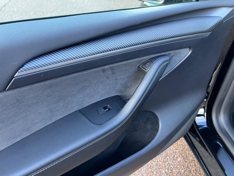 Tesla Model Y (Dual Motor) Long Range Auto 4WDE 5dr 73